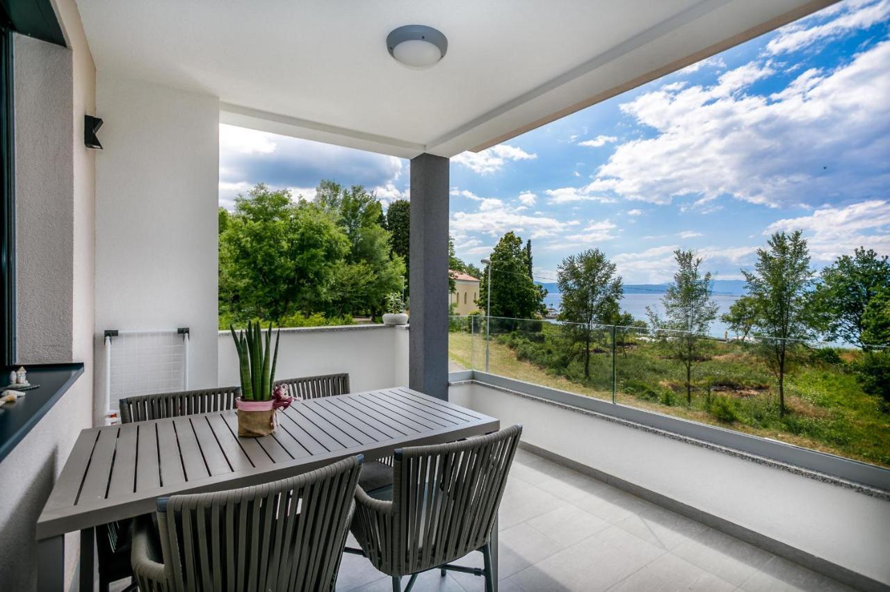 2A Partment Rukavina Appartement Njivice Buitenkant foto