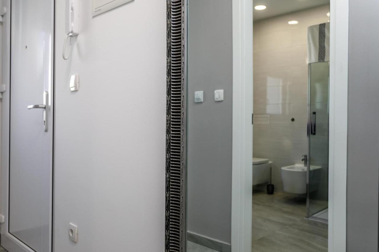 2A Partment Rukavina Appartement Njivice Buitenkant foto